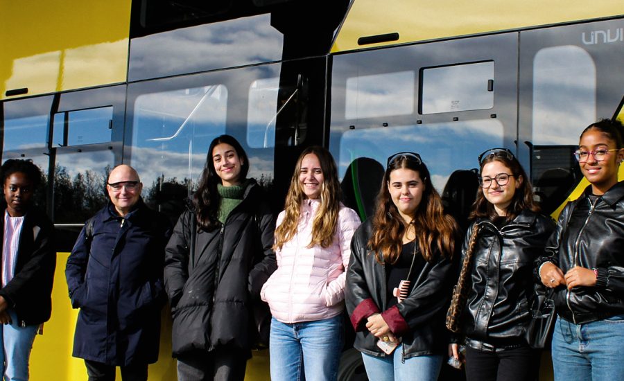 Os alunos do 1º ano do ADE da Universidade de Vigo visitam as instalações da UNVI