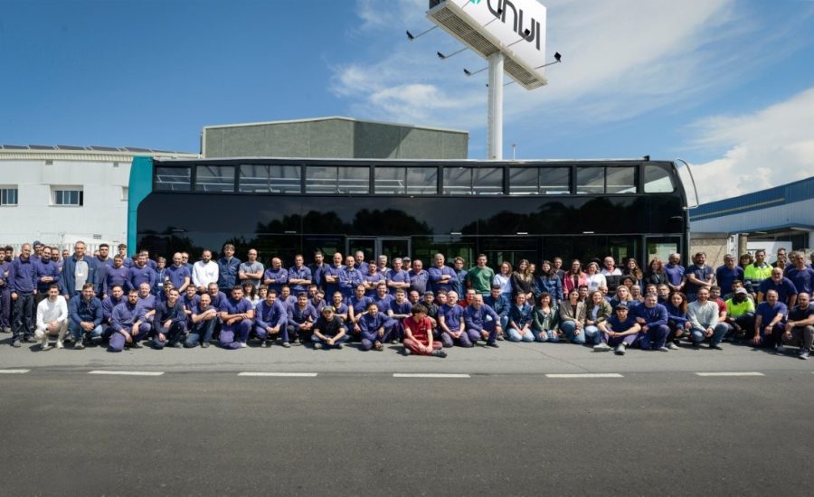 A UNVI concluiu a entrega de 18 autocarros turísticos de dois pisos100% elétricos i23 à Transports Metropolitans de Barcelona (TMB)